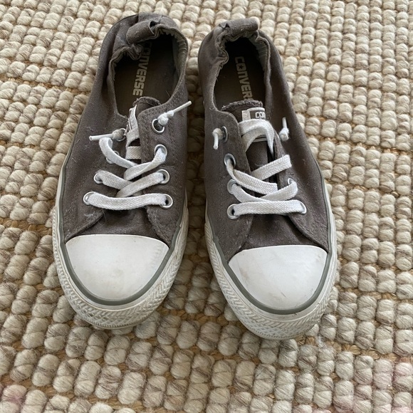 These slip on converse gym shoes are the classic style! - Picture 1 of 3